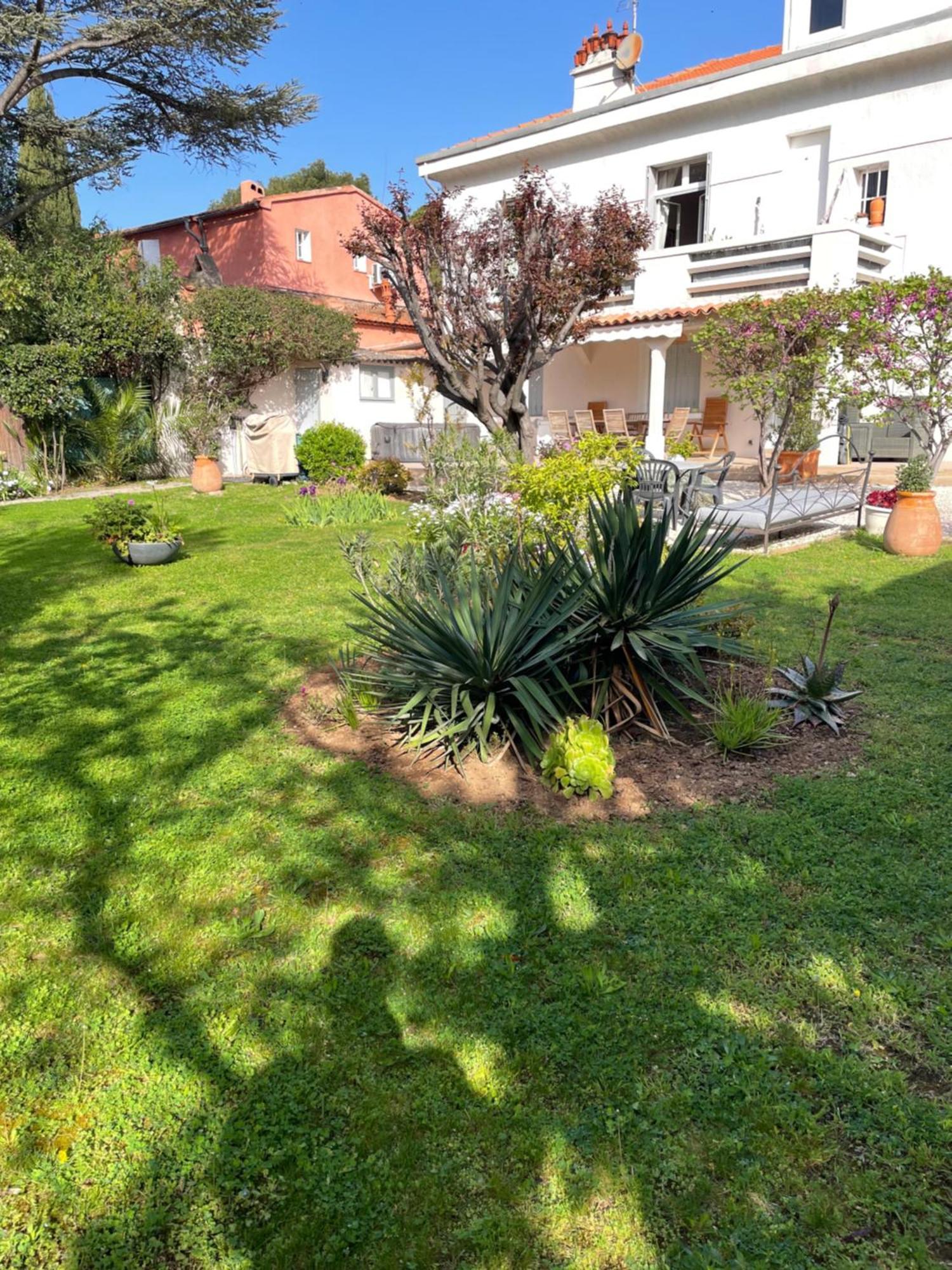 Appartement Rez De Villa Proche Port Et Plages De Sanary Экстерьер фото
