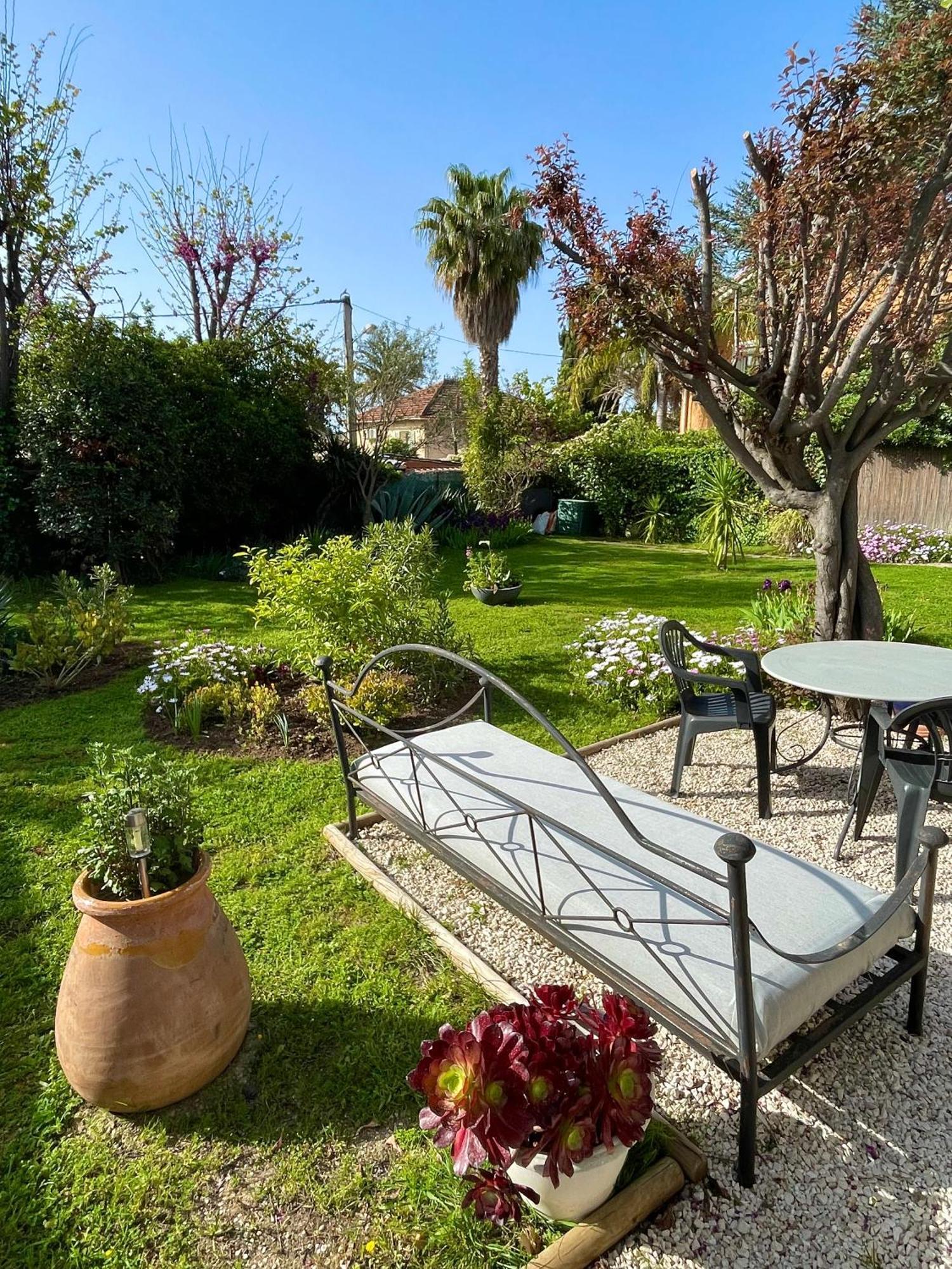 Appartement Rez De Villa Proche Port Et Plages De Sanary Экстерьер фото